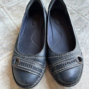 Clark's "Bendables" Navy Blue Leather Flats Size 7M